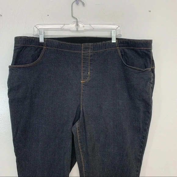 Denim & Co Womans Pull On Jeans Size 24WP  Black Straight Tapered Pockets Stretc - Picture 2 of 11